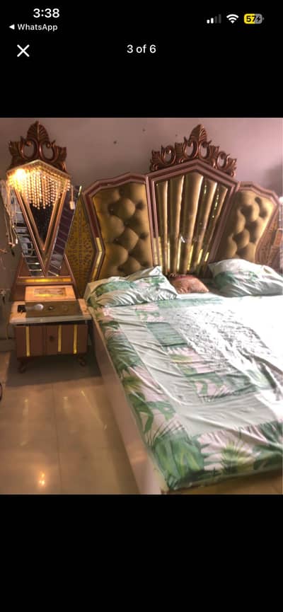 BEDROOM FURNITURE SET FOR SALE!
