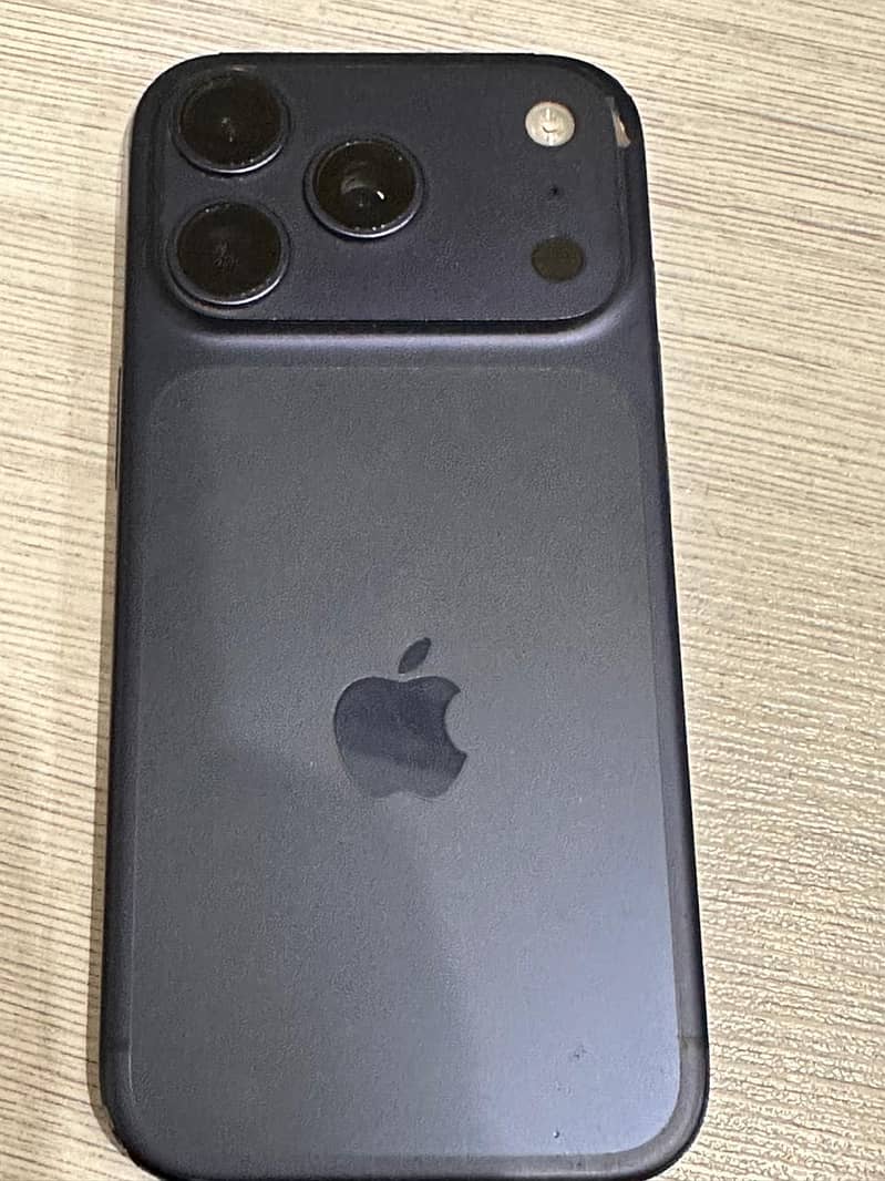 Apple iPhone 17 Pro 3