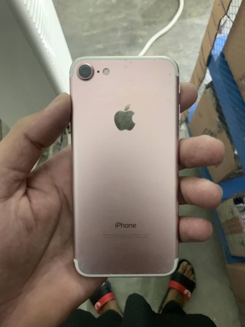 Apple iPhone 7 2