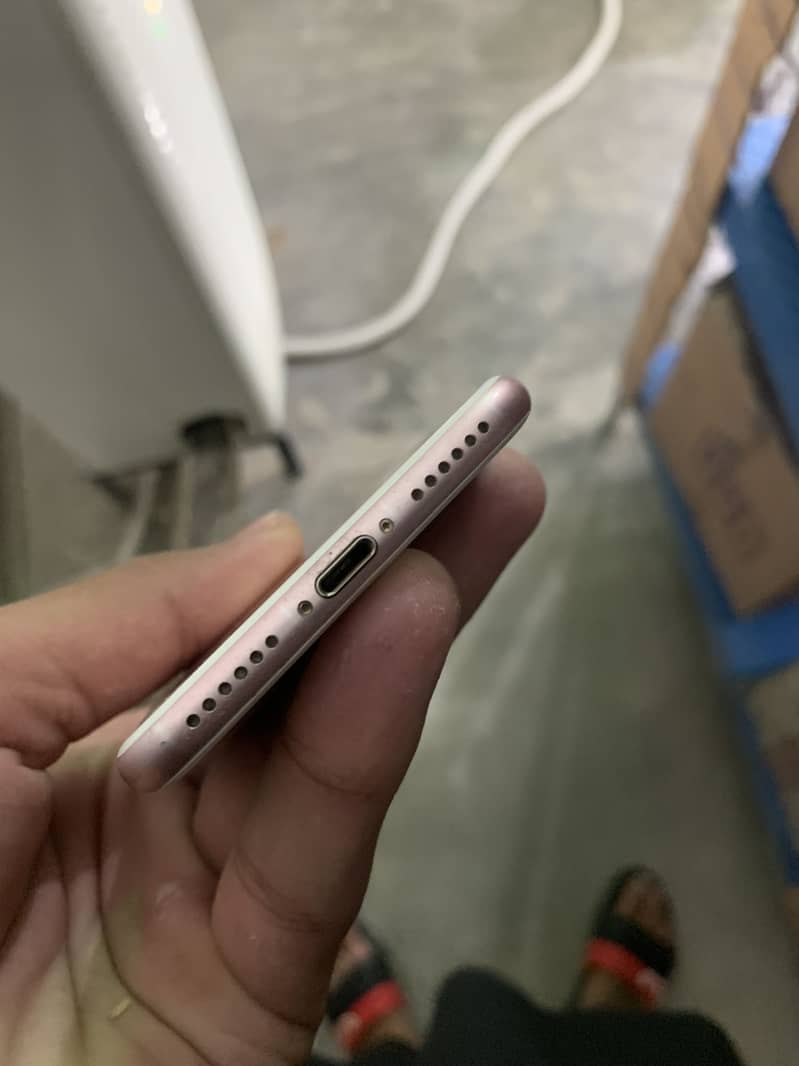 Apple iPhone 7 6