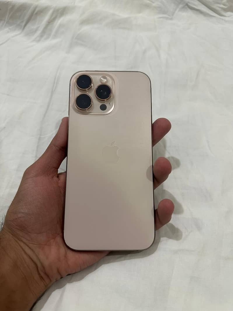 Apple iPhone 16 Pro Max 2