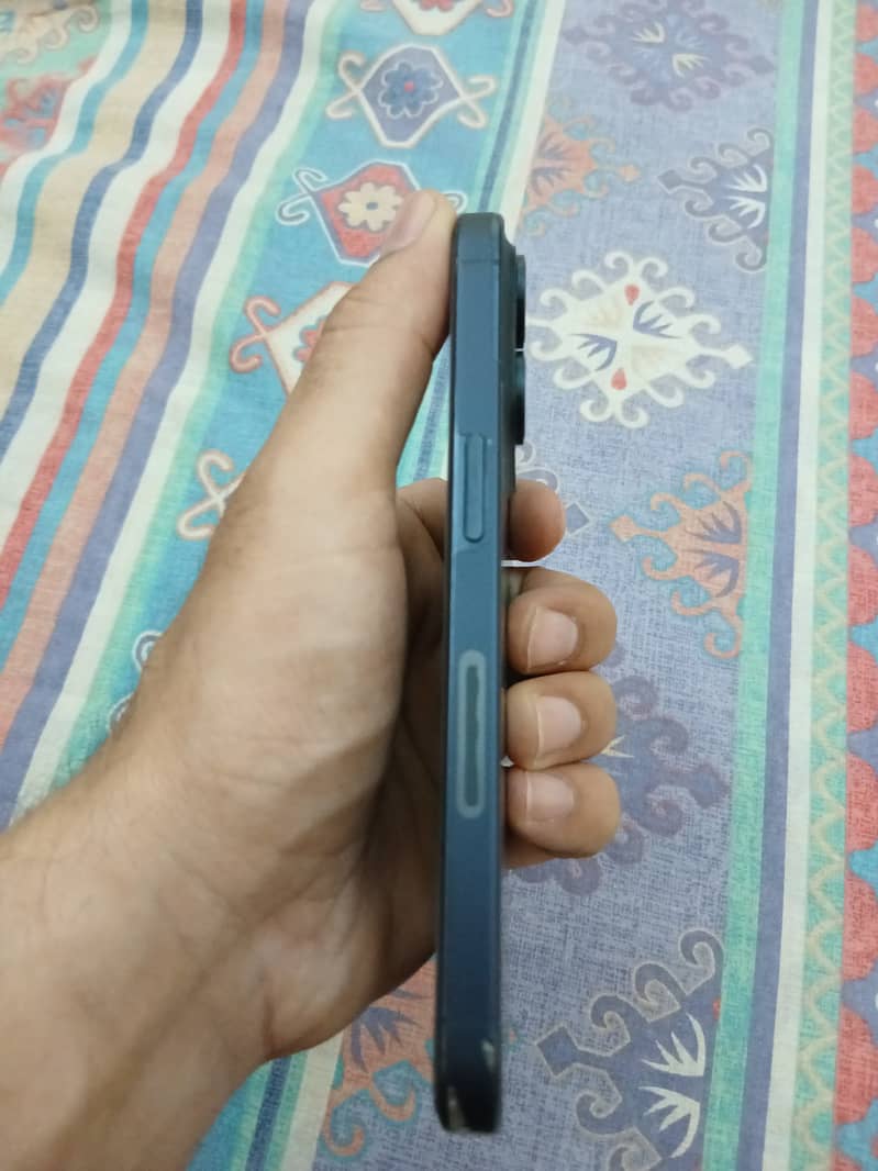 Apple iPhone 15 Pro 1