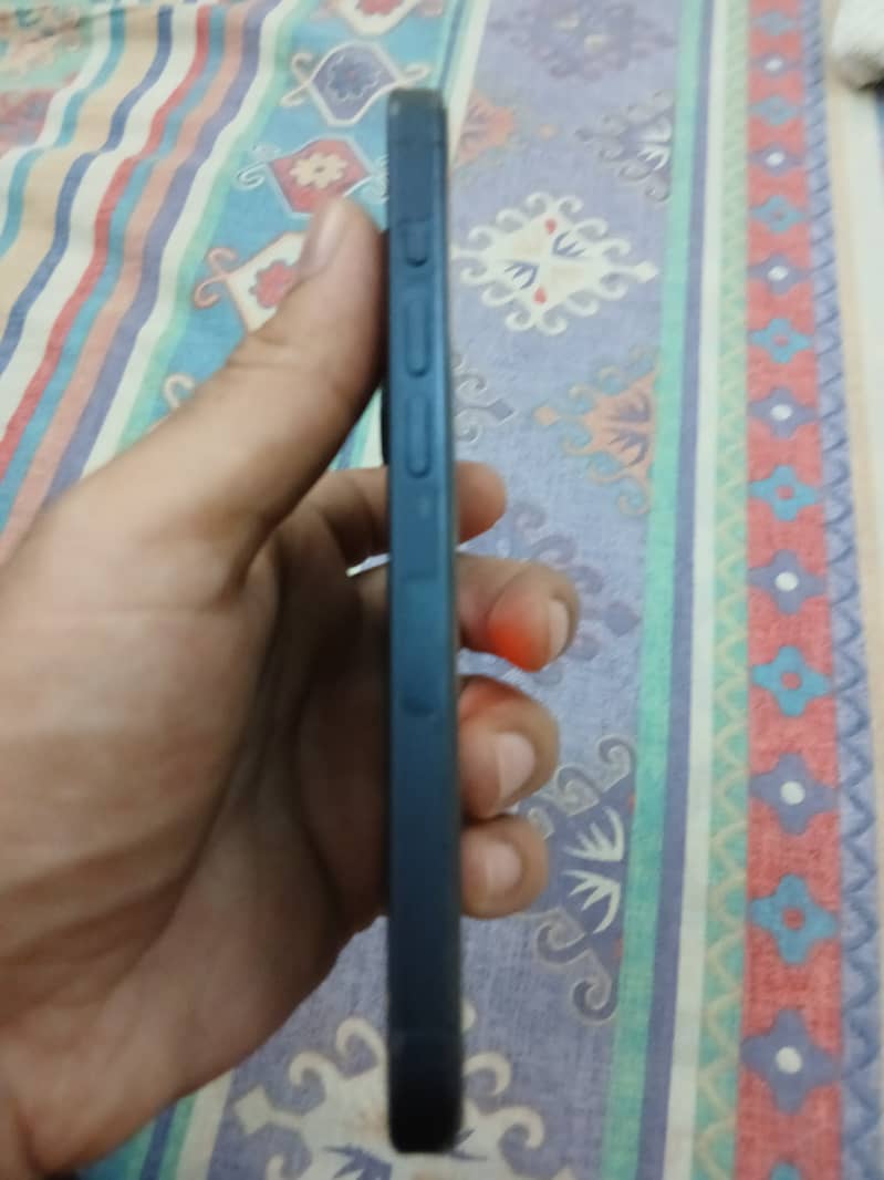 Apple iPhone 15 Pro 2