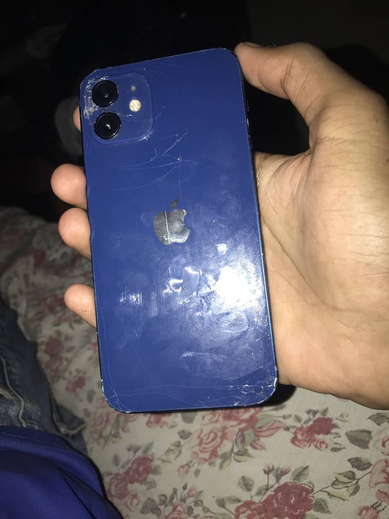 Apple iPhone 12 3