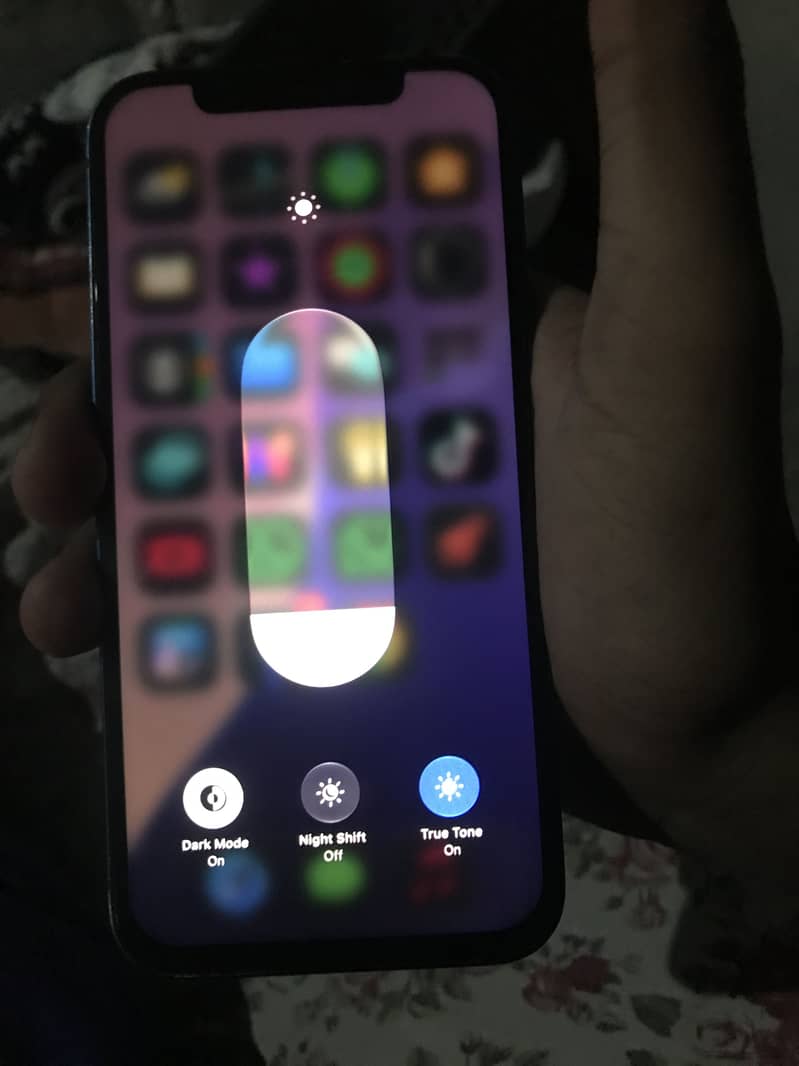 Apple iPhone 12 4