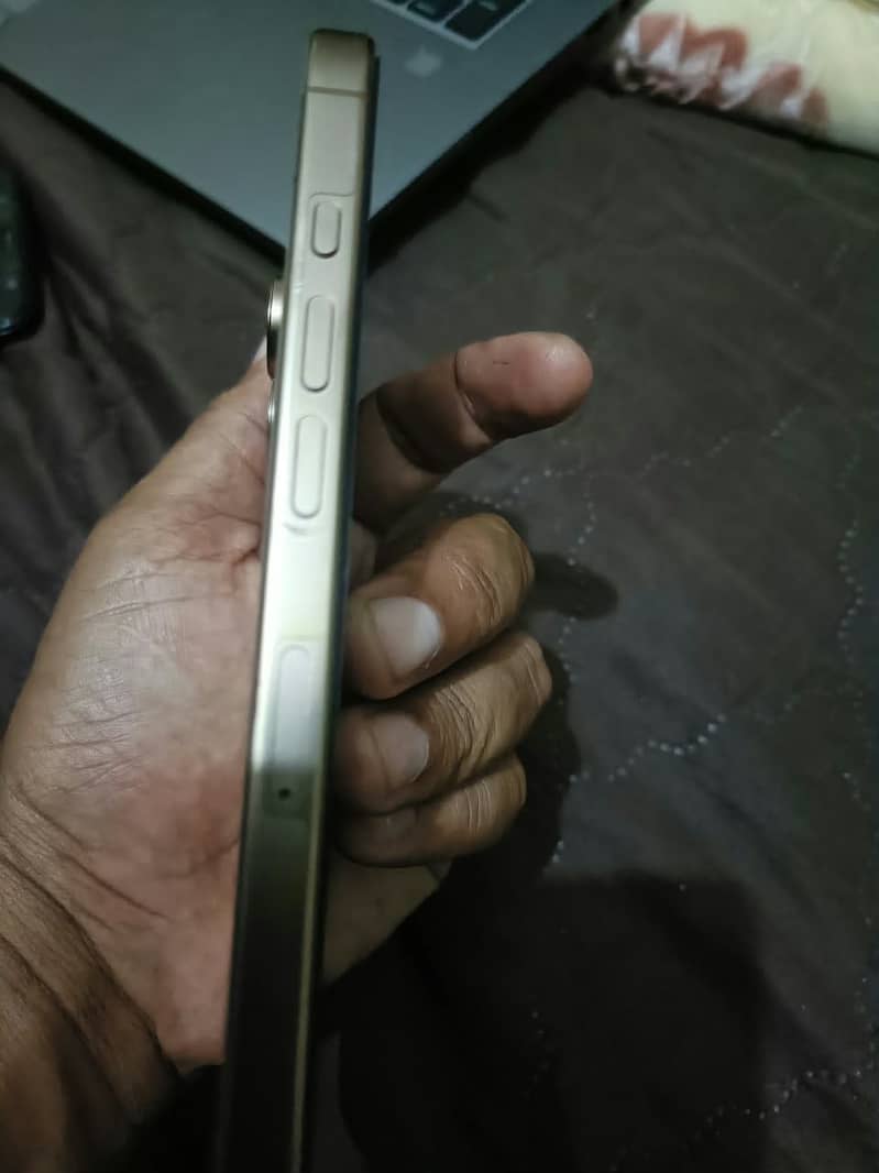 Apple iPhone 16 Pro Max 5