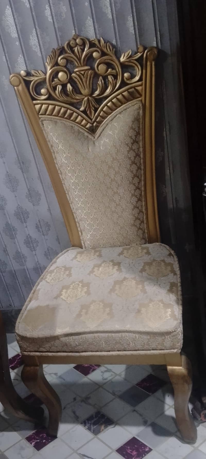 draining table 8chairs 1