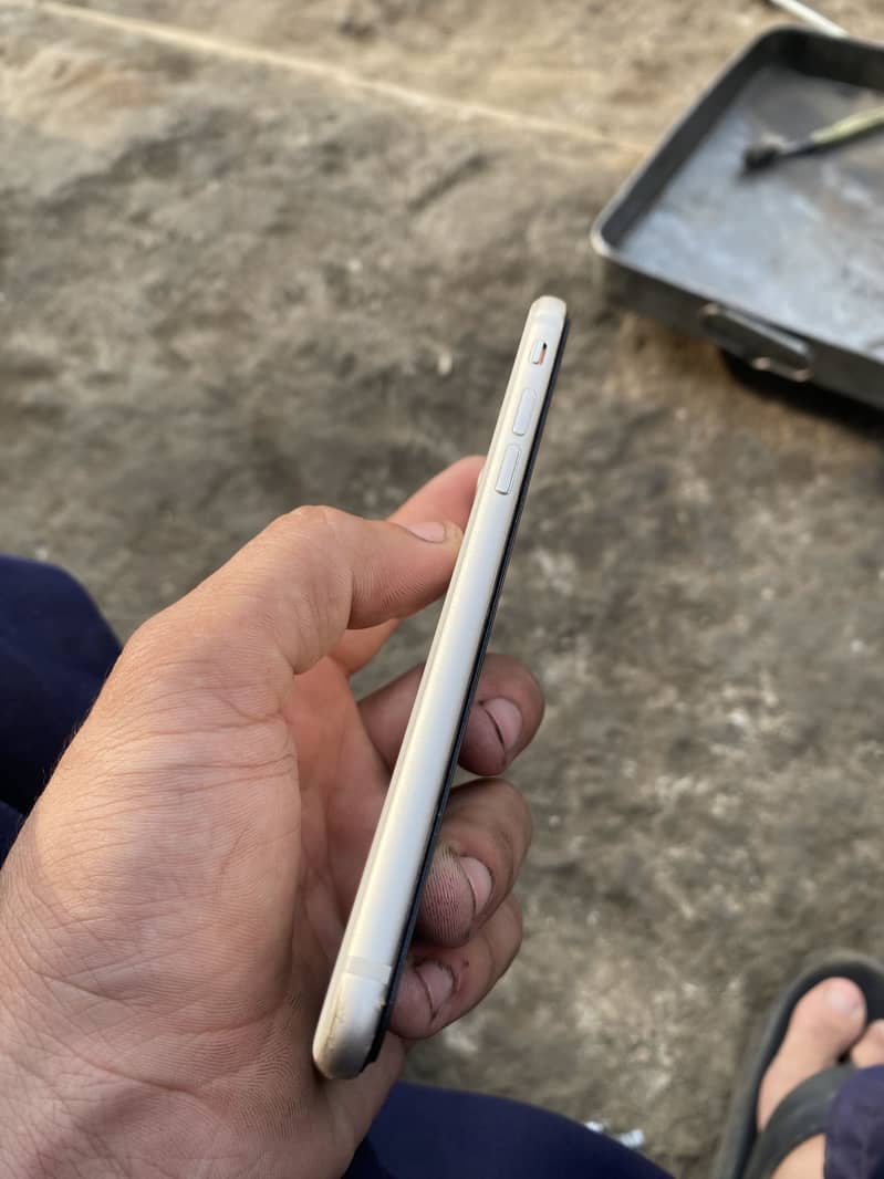 Apple iPhone SE 3 2