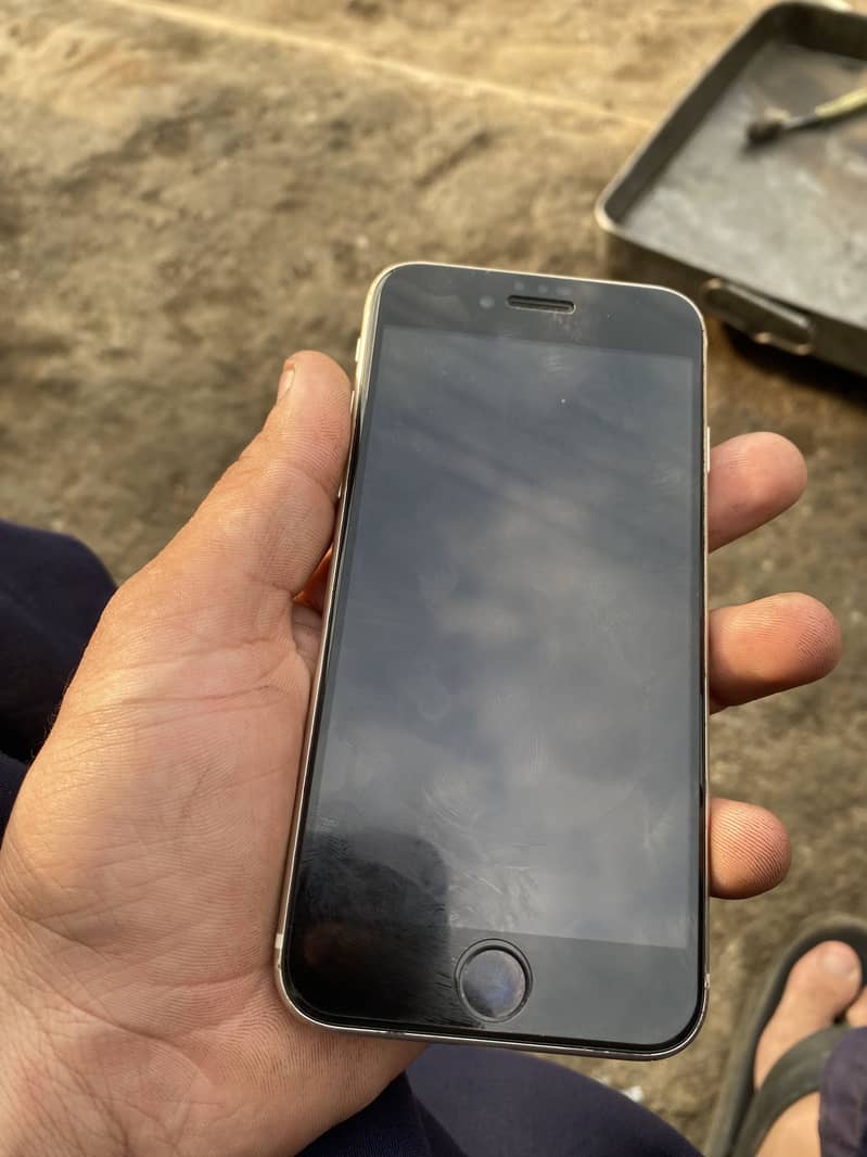 Apple iPhone SE 3 3