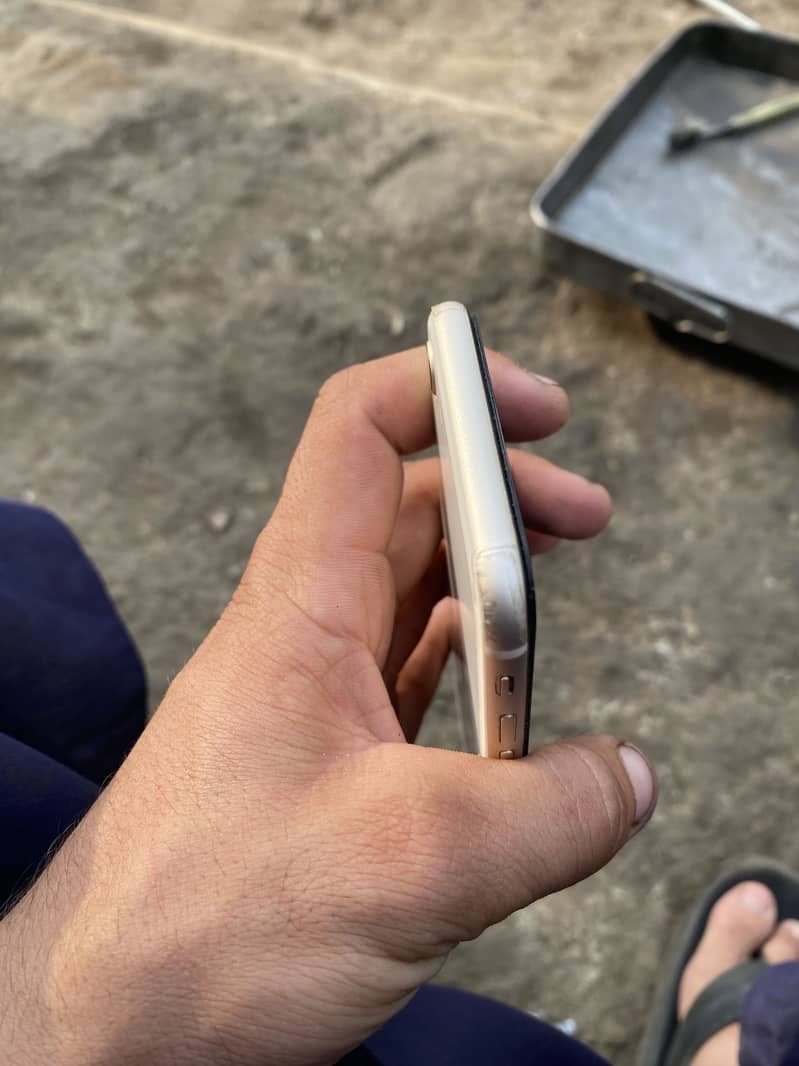 Apple iPhone SE 3 5