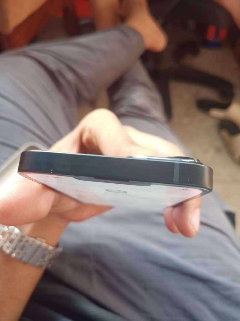 Apple iPhone 14 with Box 6