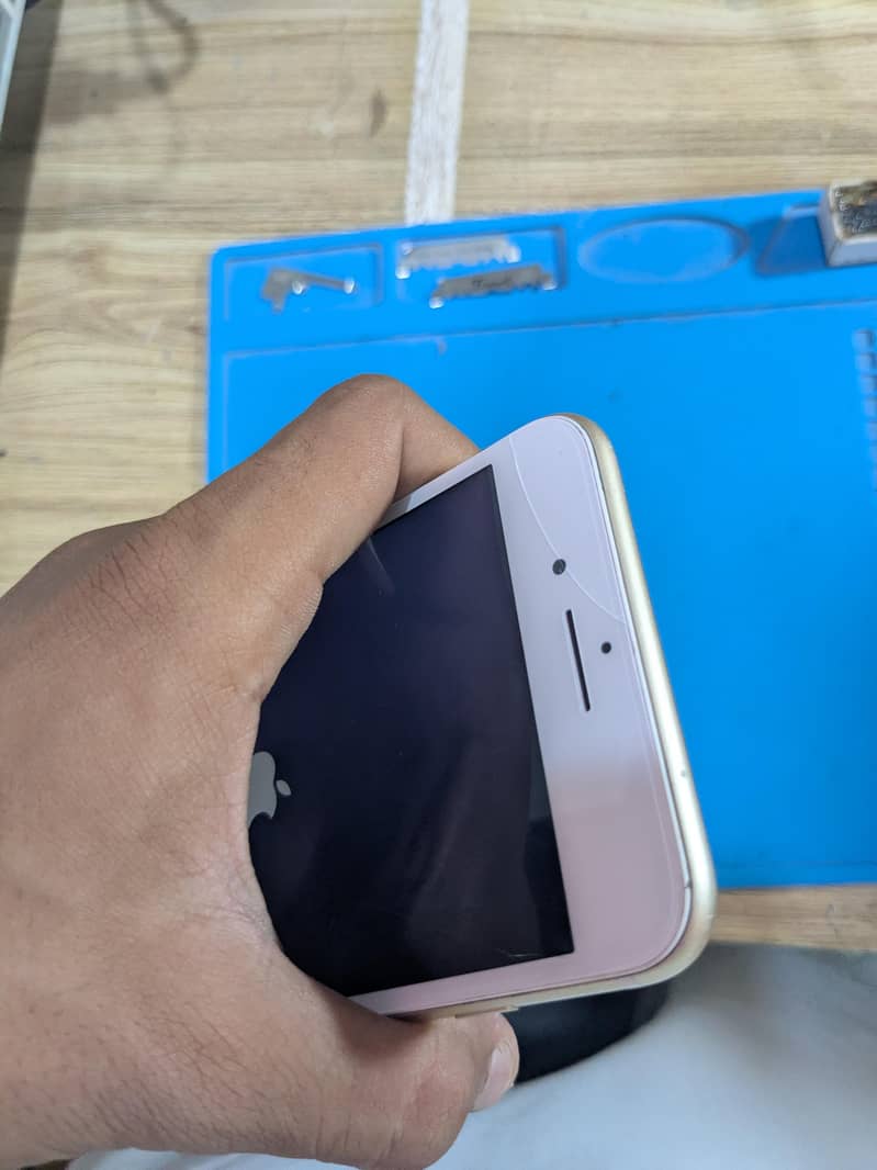 Apple iPhone 7 Plus 3