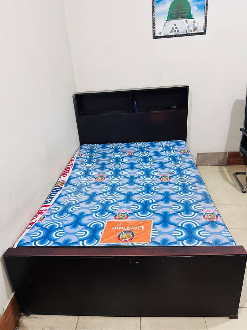Single bed 0