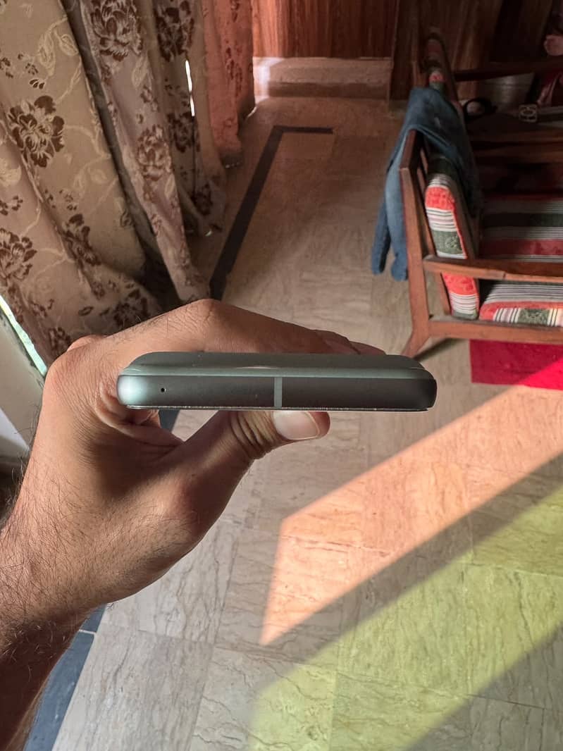 Google Pixel 8 3
