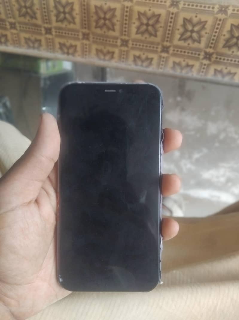 Apple iPhone 11 3