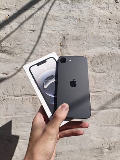 Apple iPhone 16e