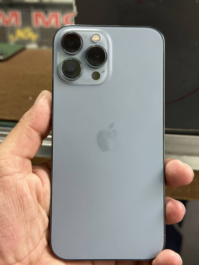 Apple iPhone 13 Pro Max 0
