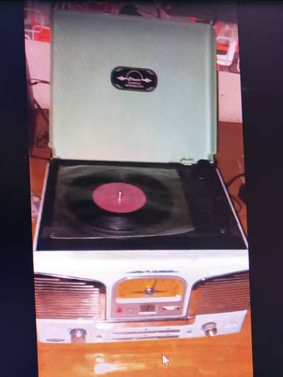 MURPHY Company 3 in 1 Turntable with Record Player / CD and Radio
