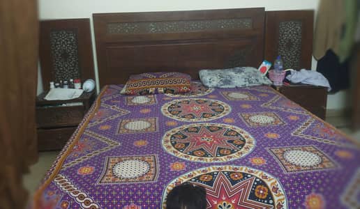 Complete Matching Bedroom Furniture Set (Wooden)