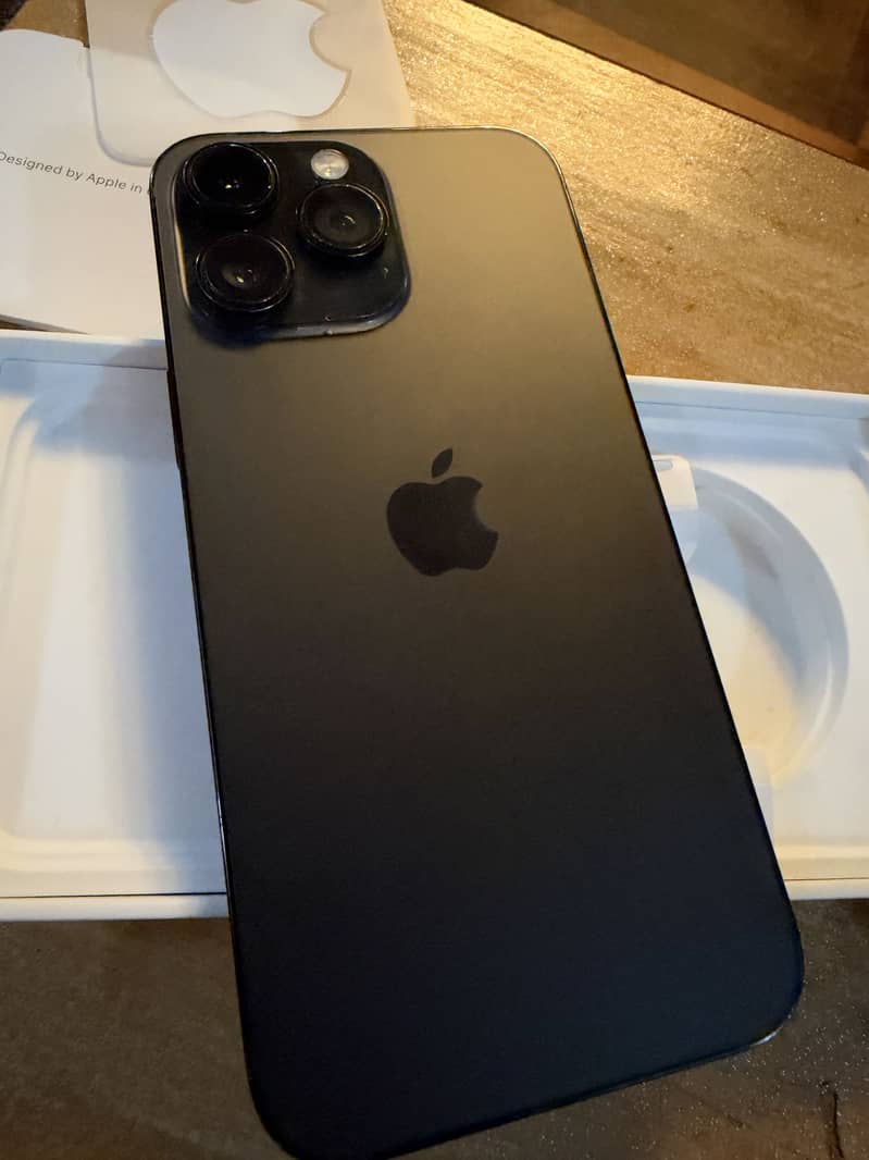 Apple iPhone 14 Pro Max 1
