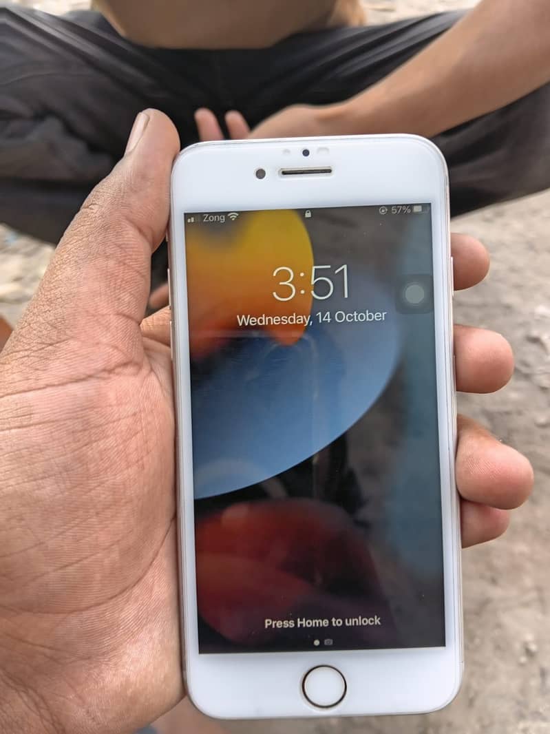 Apple iPhone 7 1