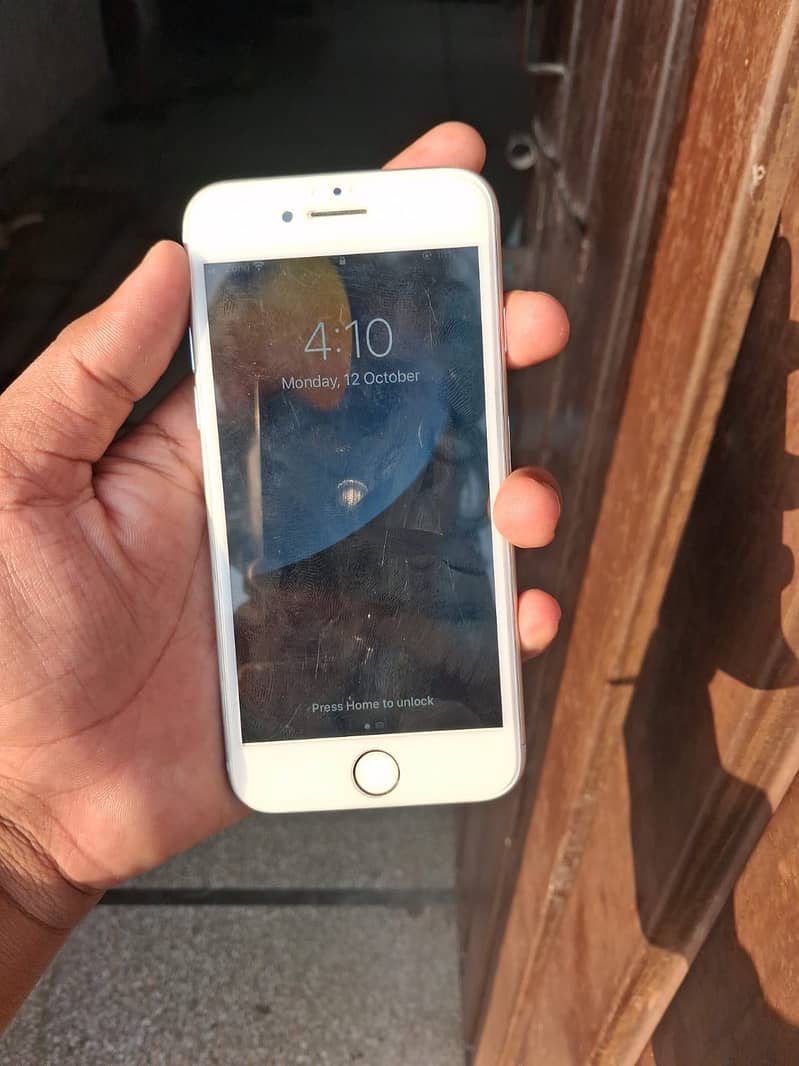 Apple iPhone 7 4