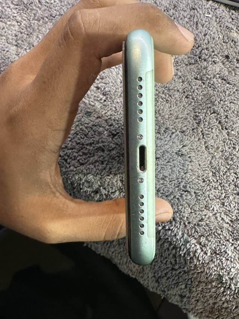 Apple iPhone 11 6