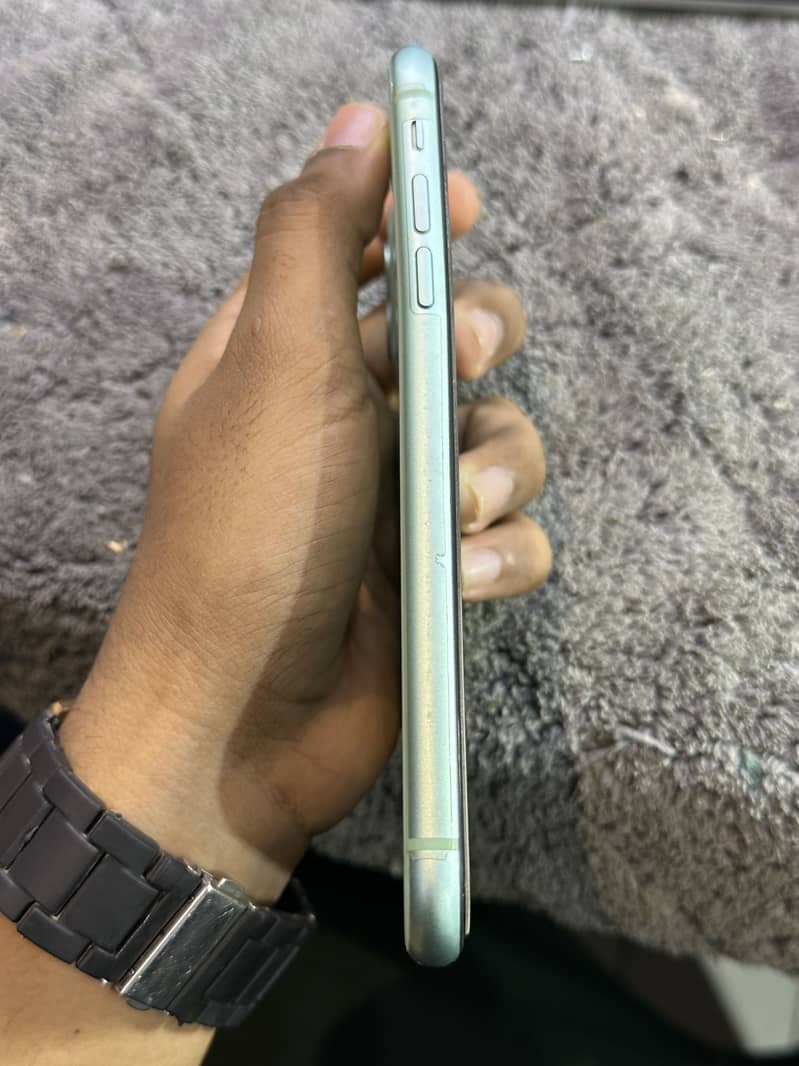 Apple iPhone 11 8