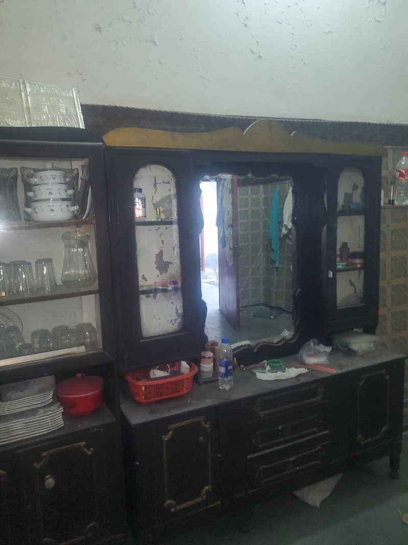 showcase send dressing table 1