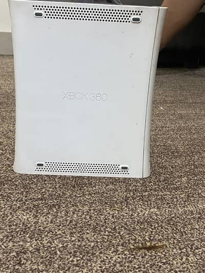 Xbox 360 used condition with one controller