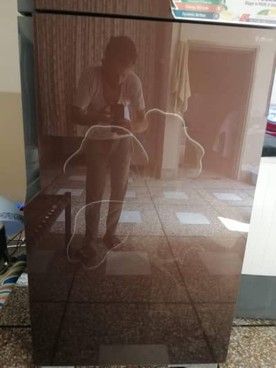GREE FRIDGE 8890