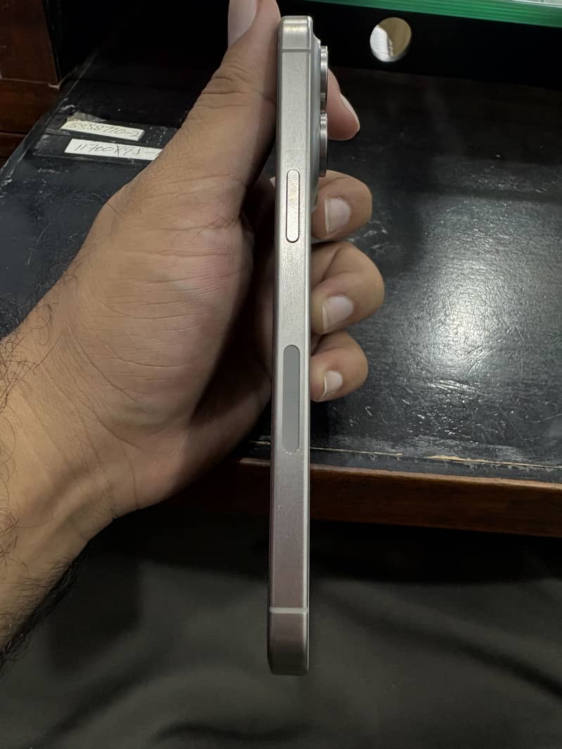 Apple iPhone 15 Pro Max 1