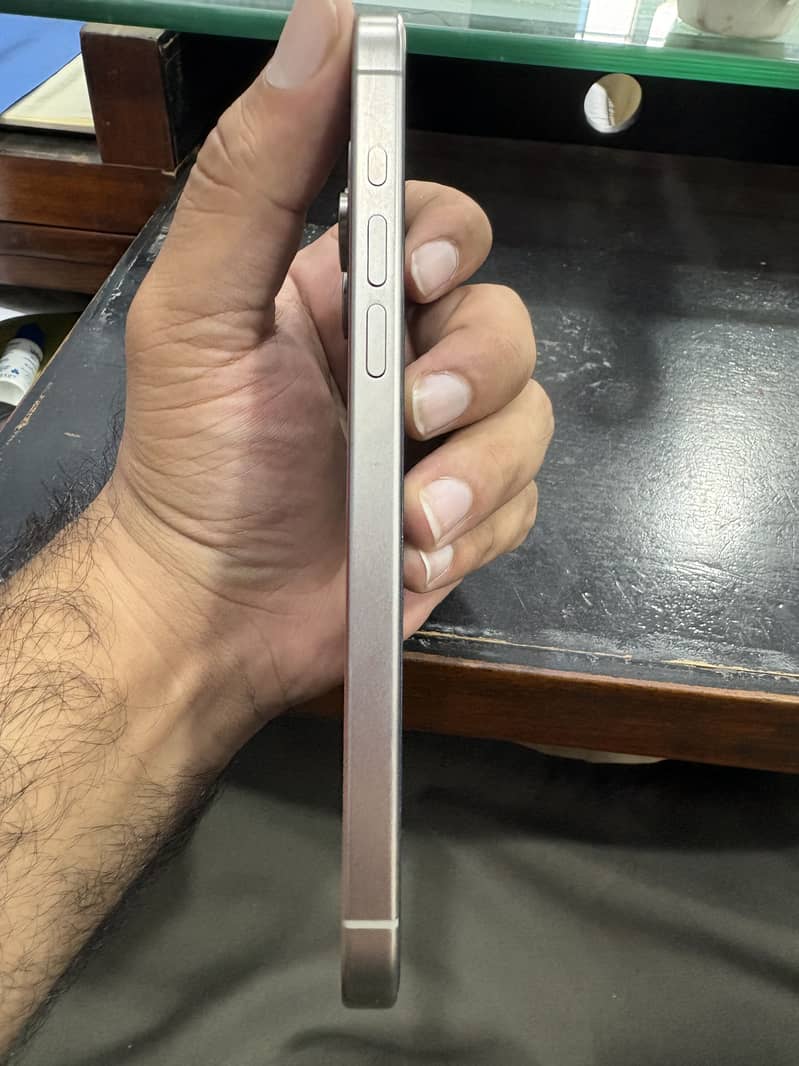 Apple iPhone 15 Pro Max 3