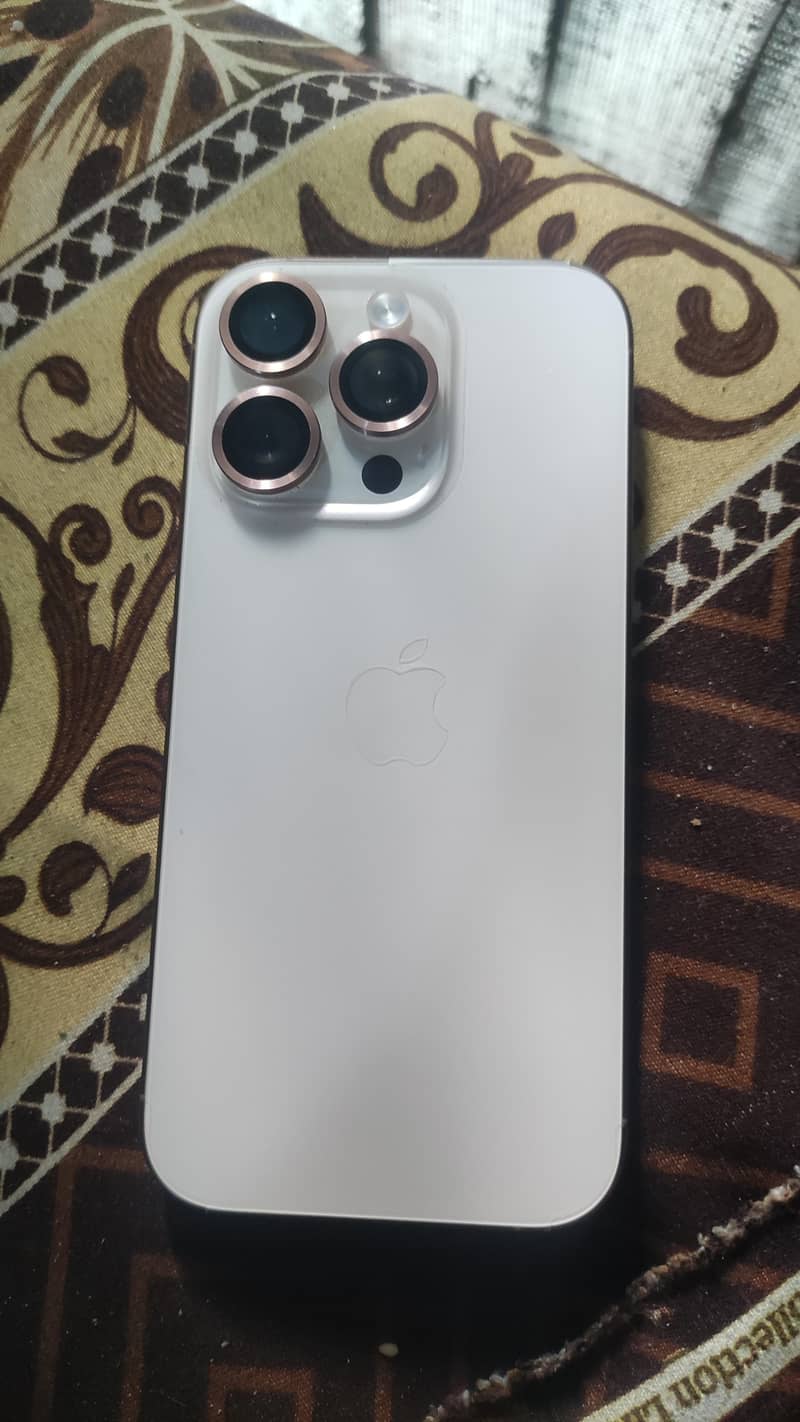 Apple iPhone 16 Pro 1