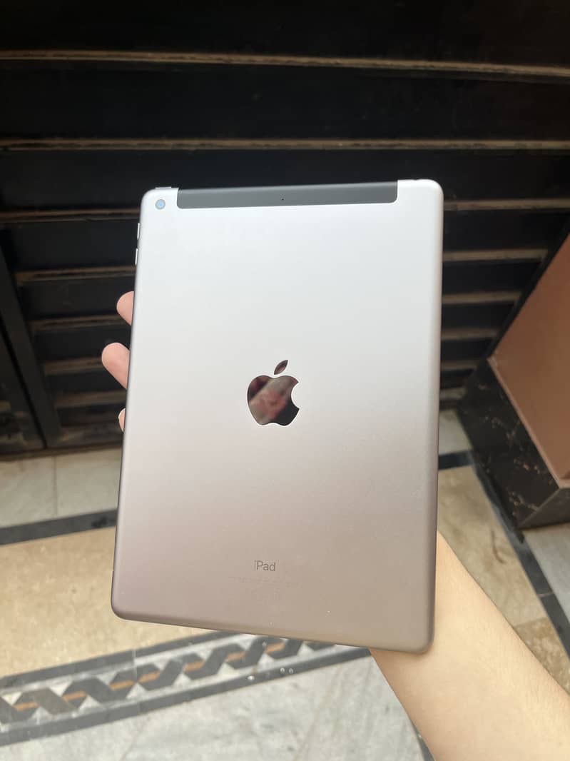 Apple ipad 6 generation 0