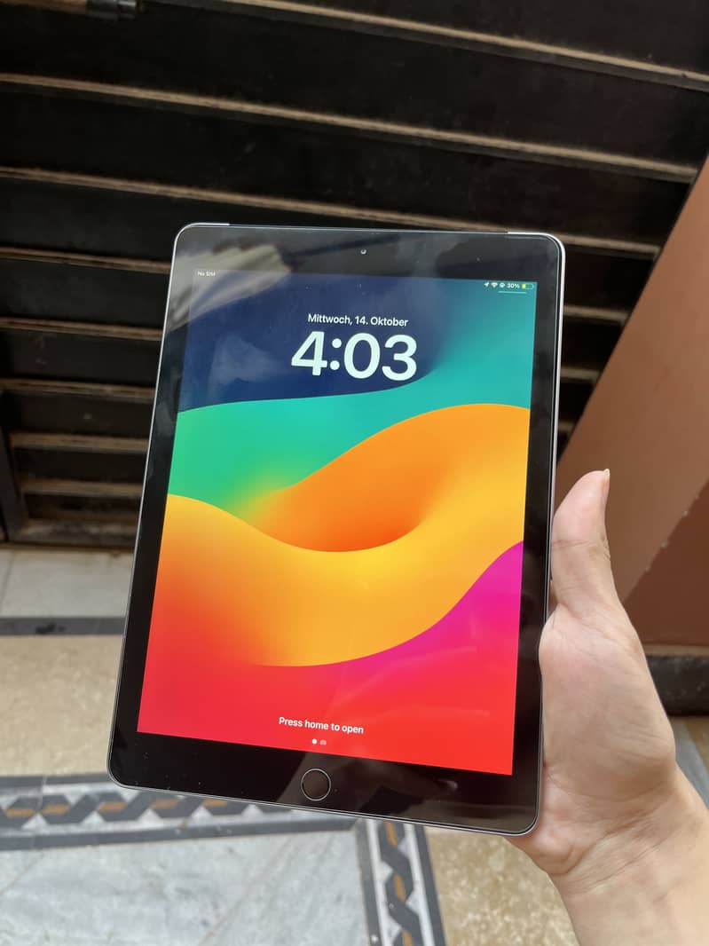 Apple ipad 6 generation 1