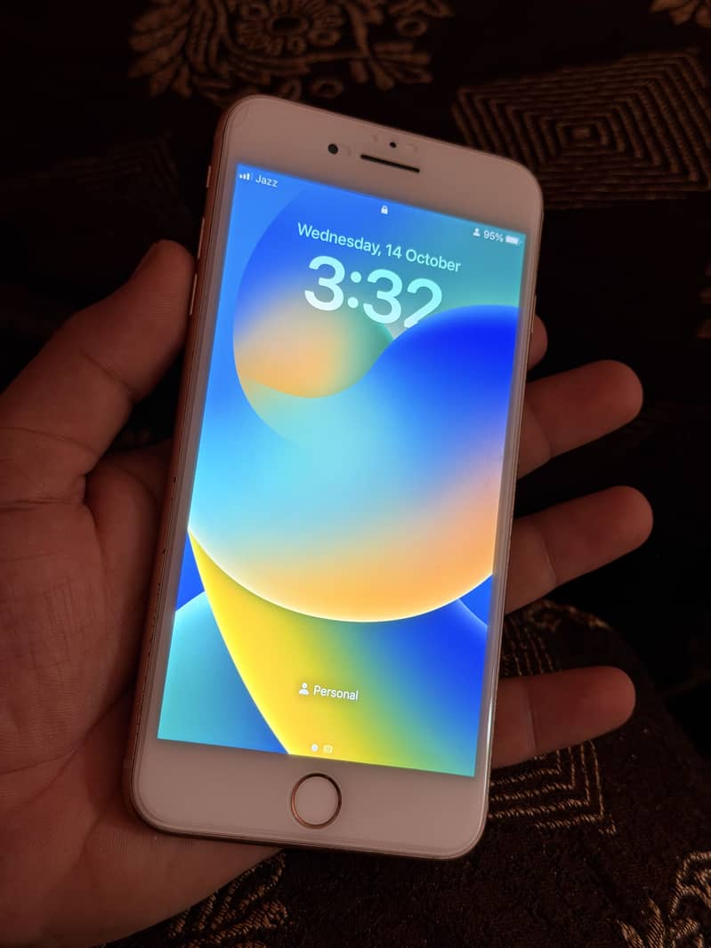 Apple iPhone 8 Plus 6