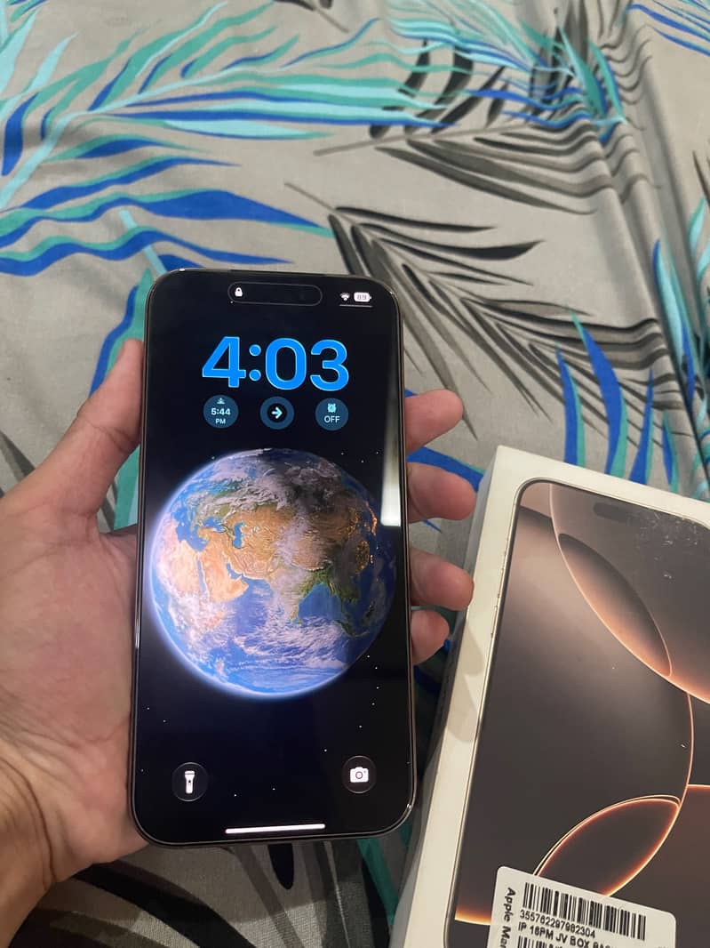 Apple iPhone 16 Pro Max 0