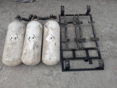 Hyundai Santro Executive Original CNG 3 baby Cylinders with stands.