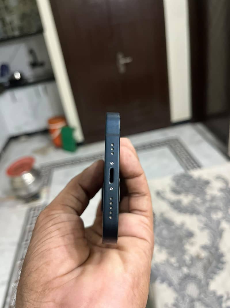 Apple iPhone 14 3