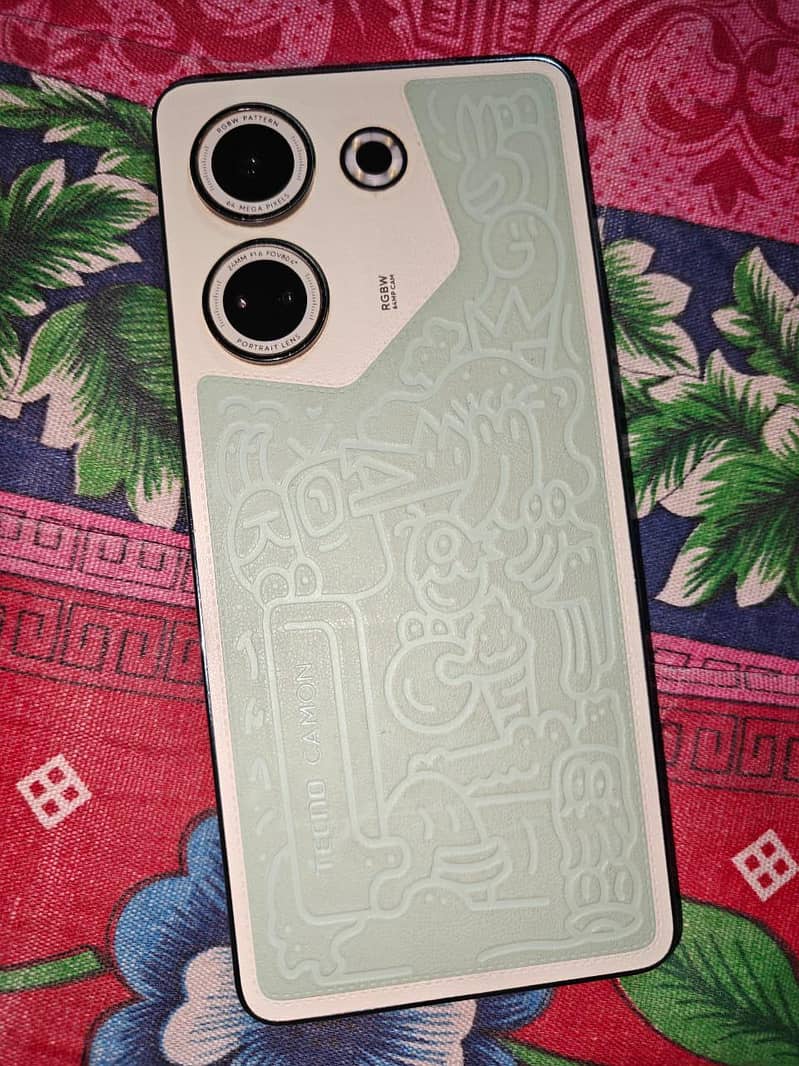 Tecno CAMON 20 Pro 0
