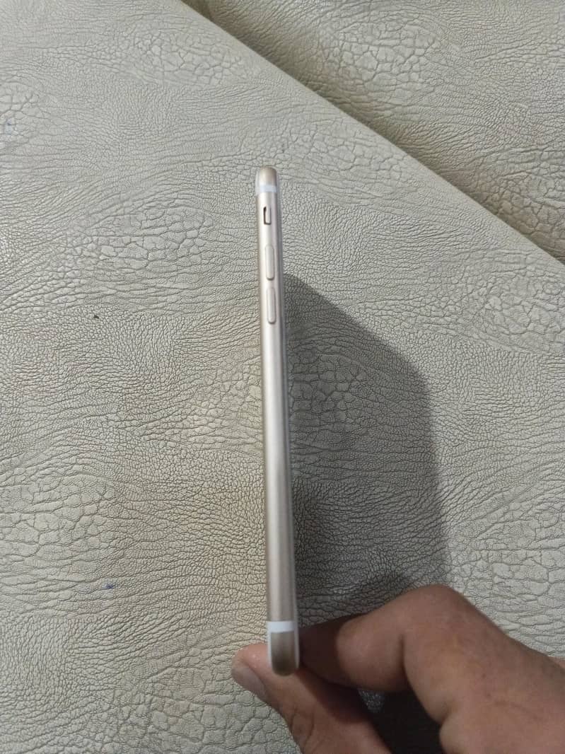 Apple iPhone 7 1