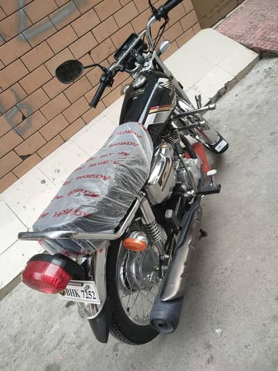 Honda 125 Selfstart Model 2026 Showroom condition Home Use