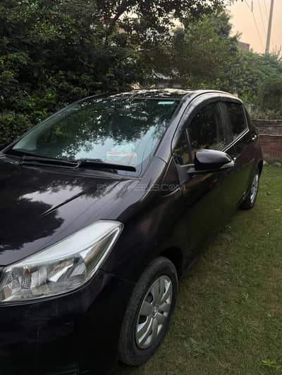 Toyota Vitz F1 Intelligent Package 2013 | 135,000 KM | For Sale