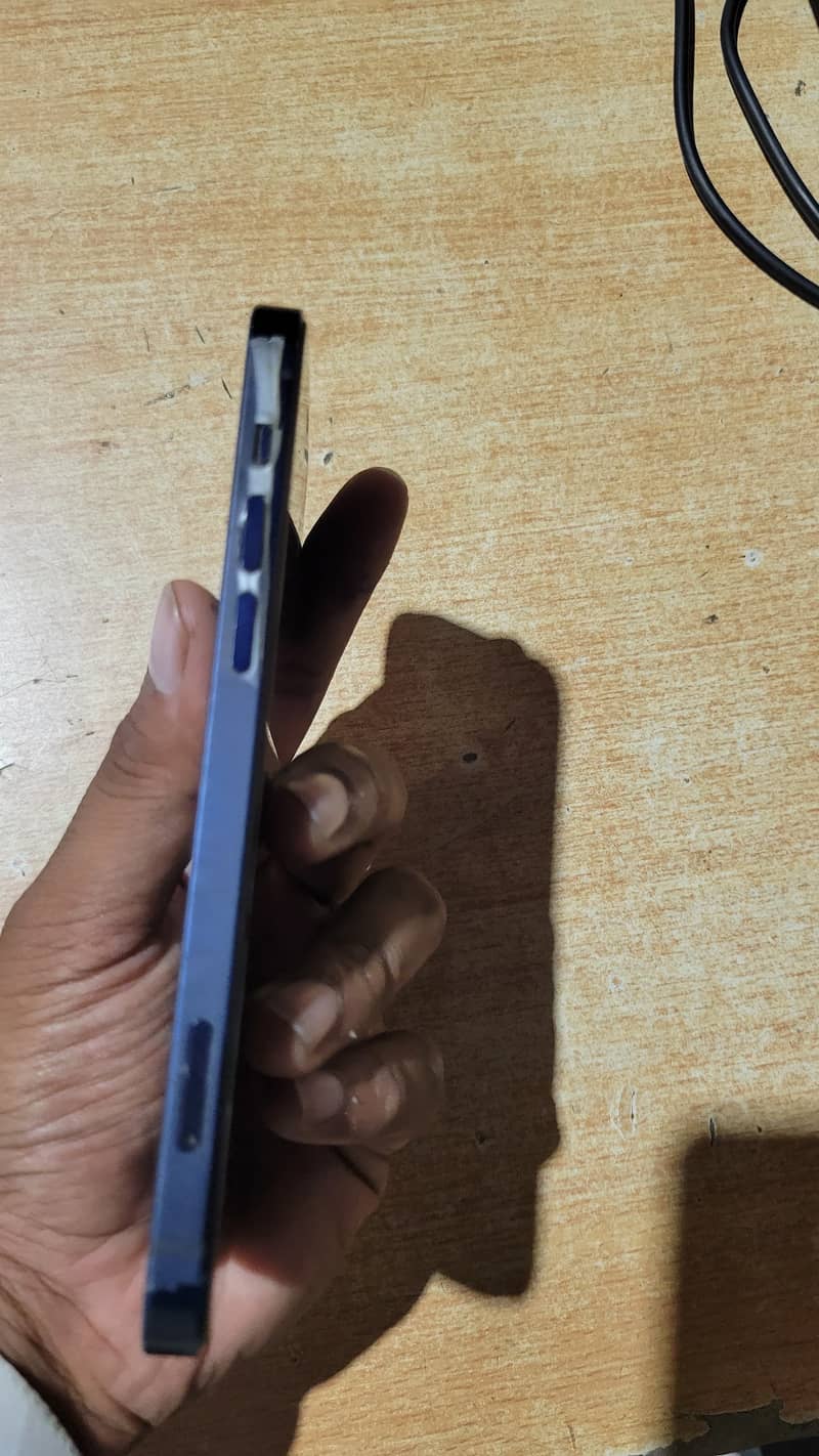 Apple iPhone 12 0