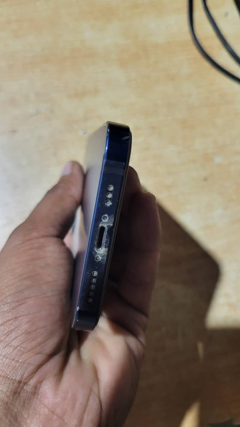 Apple iPhone 12 3