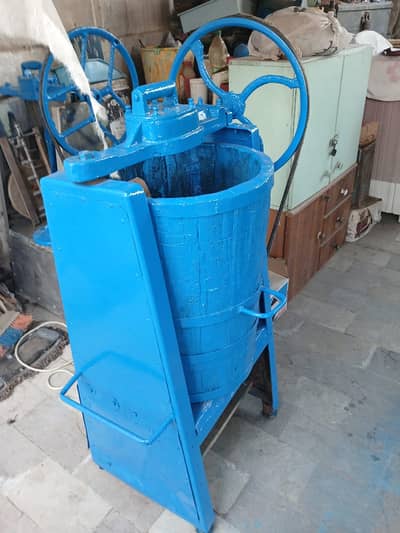 2 Ice cream maker machine with all Accessory