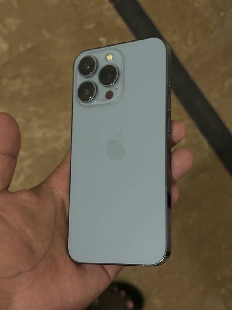 Apple iPhone 13 Pro 3
