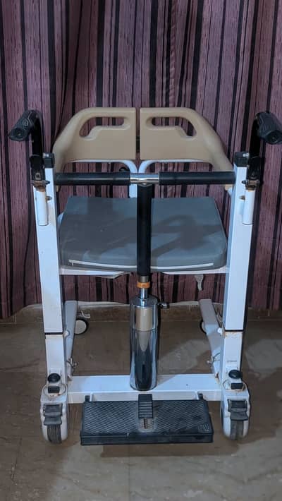 Medical Patient Transfer Chair with Hydraulic Lift – Used Wheelchair