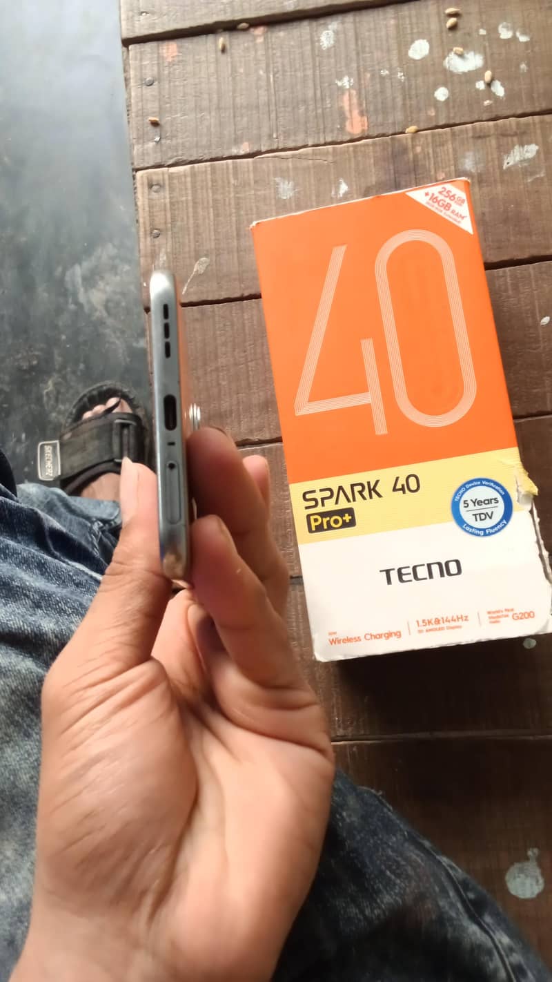 Tecno spark 40 pro plus 3